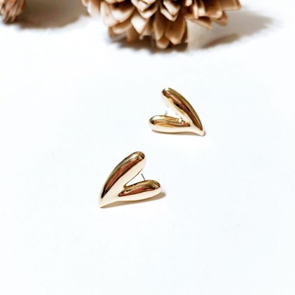 heart stud earrings M31 - Picture 5 of 9